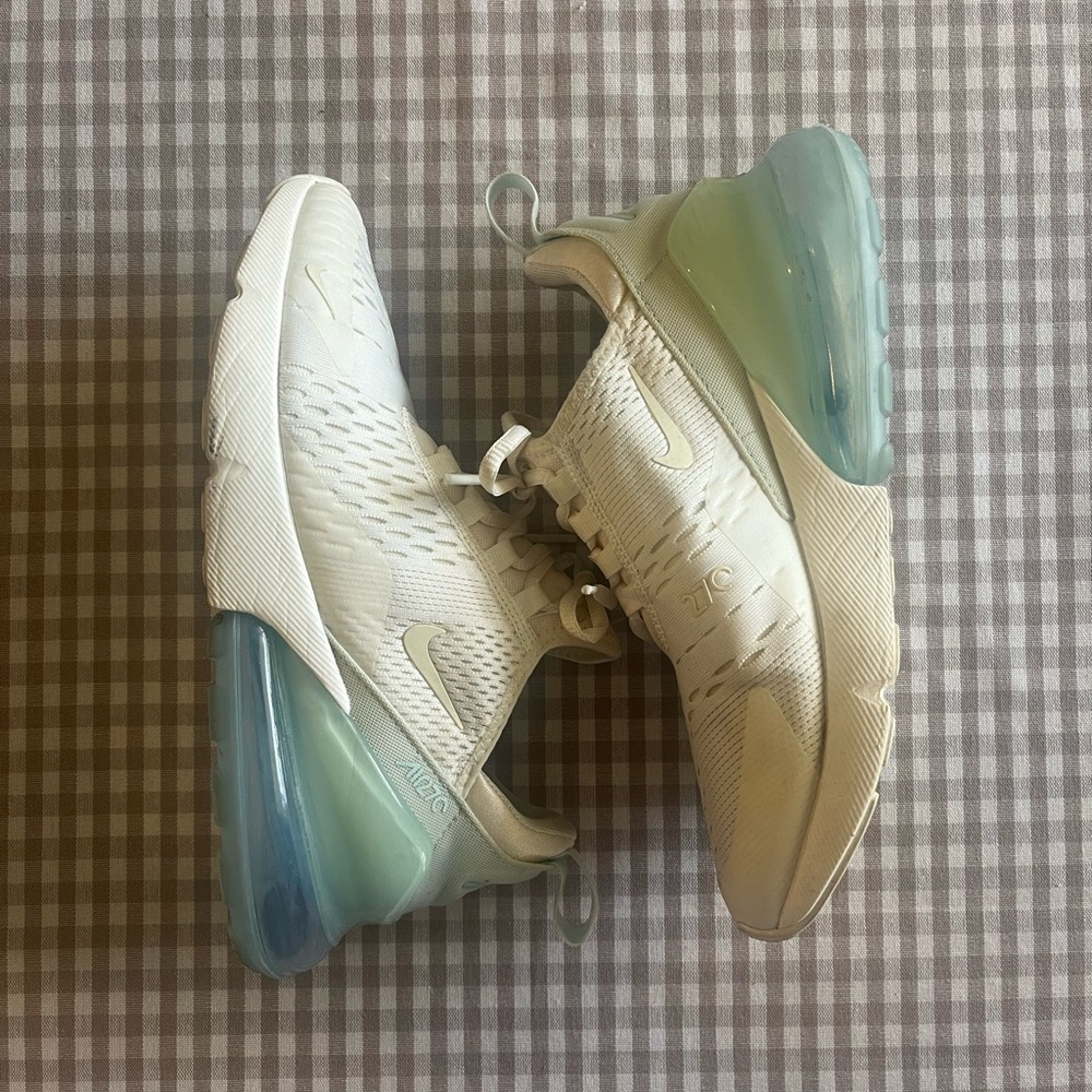 Nike Air Max 270s - Picture 3 of 3